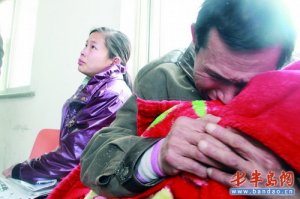 9个月大婴儿被果冻卡住气管死亡