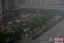 湖南大暴雨 湖南长沙大暴雨城区积水交通陷入混乱