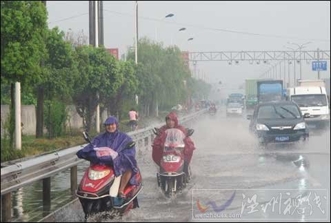 上海再遭雷暴雨袭击 “梅花”或带来明显风雨