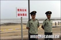 台风“梅花”来临　山东日照海水浴场已关闭