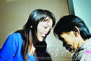 悦悦濒临脑死亡仍有一线希望 救人阿婆探视