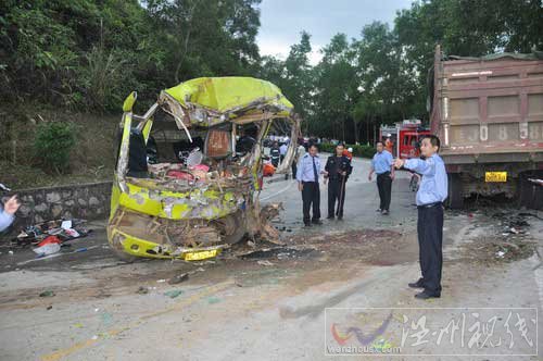 海南省五指山重大车祸现场