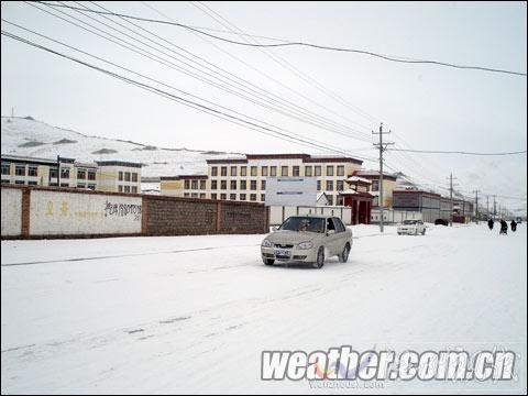 青海甘德县雪灾已19天 未来降雪仍持续