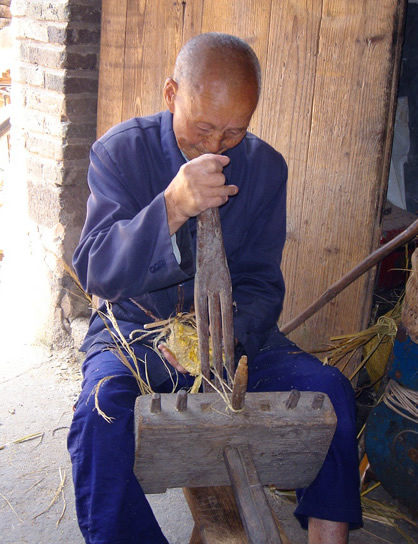 怎样编草鞋