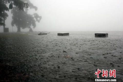 “海葵”挟特大暴雨侵袭庐山多景区关闭