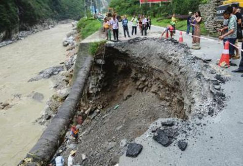 17日四川暴雨灾情 3人死亡10人失踪详细灾情还在统计中