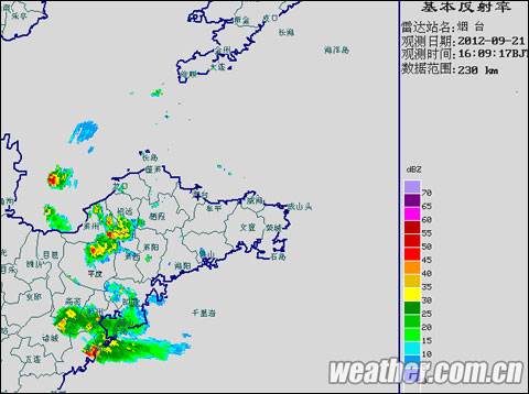 青岛突降特大暴雨 多地积水车辆被泡