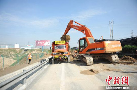 甘肃大部普降暴雨严重损毁公路交通基础设施