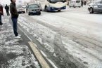 新疆大雪 11月8日新疆下大雪航班延误乌鲁木齐降温达