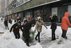 黑龙江鹤岗暴雪 13日鹤岗市降下罕见暴雪积雪50厘米