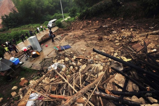 长沙暴雨造成宁乡县夏铎铺乡山体滑坡