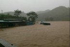 蓝山暴雨 百年一遇暴雨引发泥石流多人被埋