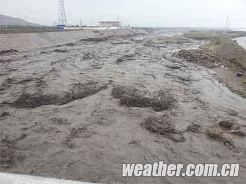 石嘴山暴雨 宁夏石嘴山暴雨引发了山洪