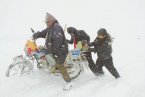 南方秋意正浓时 北方纳木错已经大雪冰封