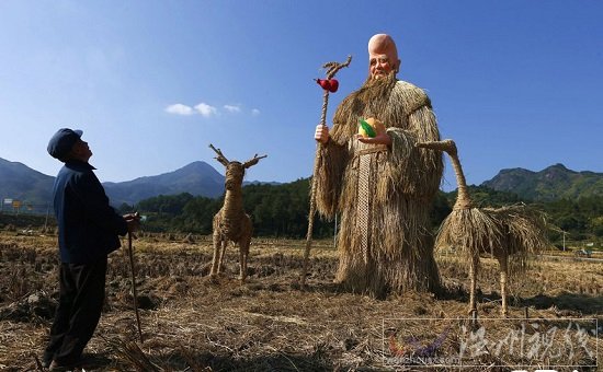 温州永嘉苍坡古村落别致稻草人 由永嘉民间高手制作