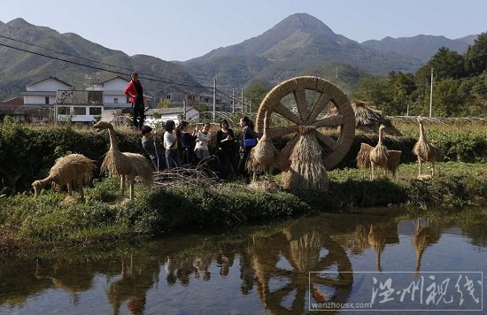 温州永嘉苍坡古村落别致稻草人 由永嘉民间高手制作