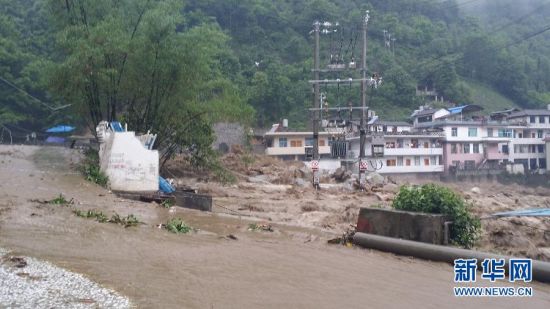 云南福贡暴雨山洪爆发