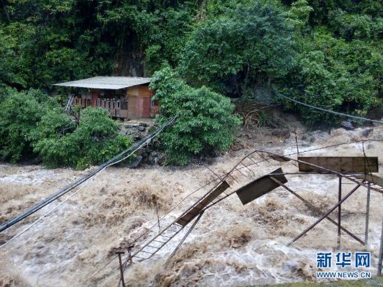 云南福贡暴雨山洪爆发