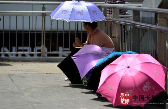 郑州入夏后迎来高温日，5月20日最高温36.5℃。