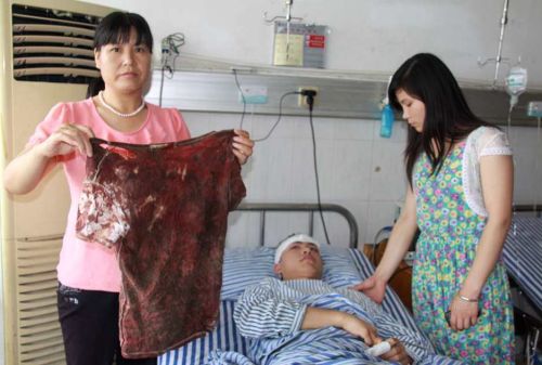 宜春公交车砍人事件：宜春三中柳艳兵夺刀救人受伤无缘高考