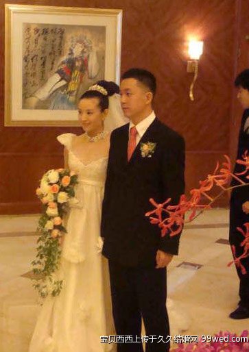 董洁潘粤明奉子成婚 2008年9月26日董洁潘粤明结婚