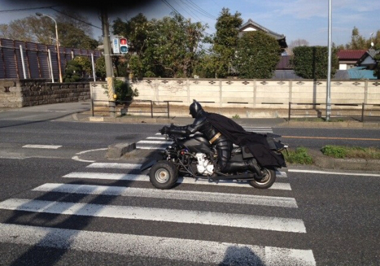 日本高速现蝙蝠侠