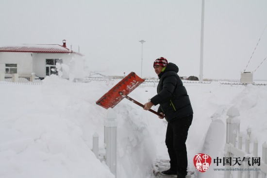 黑龙江抚远暴雪积雪深度达1米