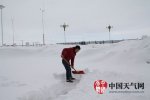 黑龙江暴雪 2015年3月11日抚远暴雪积雪1米多厚