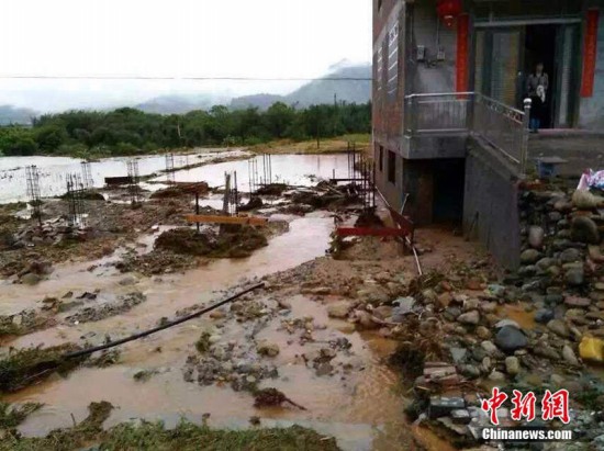 广西暴雨引发泥石流灾害