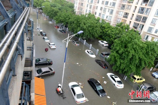 福州突降暴雨