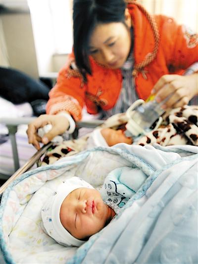 重庆合川女子二胎产下三胞胎