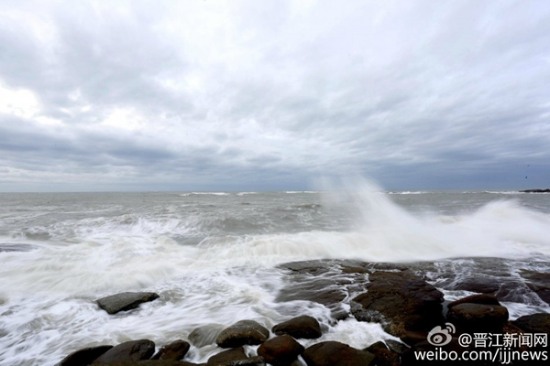 福建台风尼伯特登陆前沿海大风和大浪