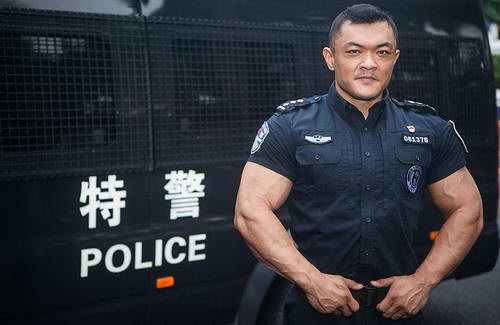 深圳肌肉特警曲祖毅