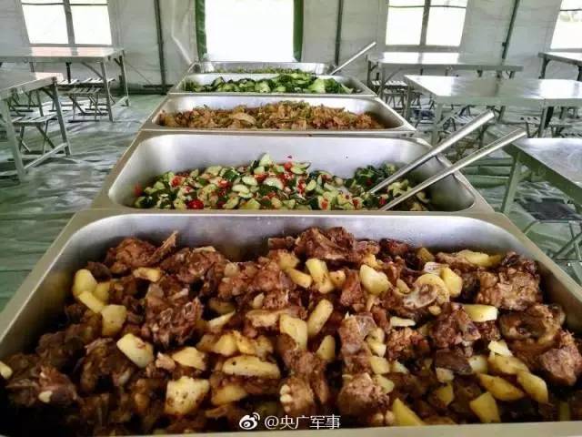 抗洪官兵伙食曝光