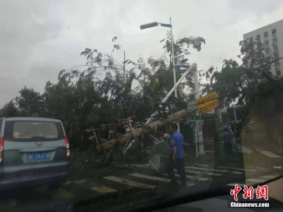 海南儋州突发龙卷风