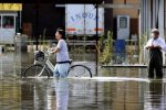 暴雨袭击日本 山体滑坡后3人死亡